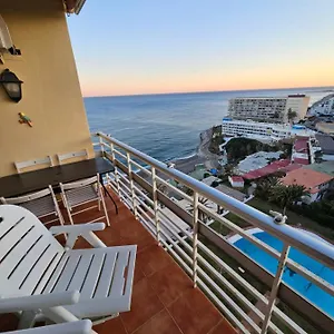 Apartamento La Roca-mediterraneo Views, 8th Floor-new Kitchen- Pool- Parking-air Conditioning, Ceiling Fans & Free Wifi, Torremolinos